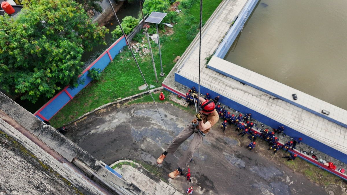 Abseiling on location
